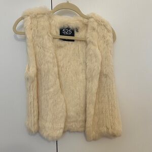 525 America Real Fur Vest in Cream